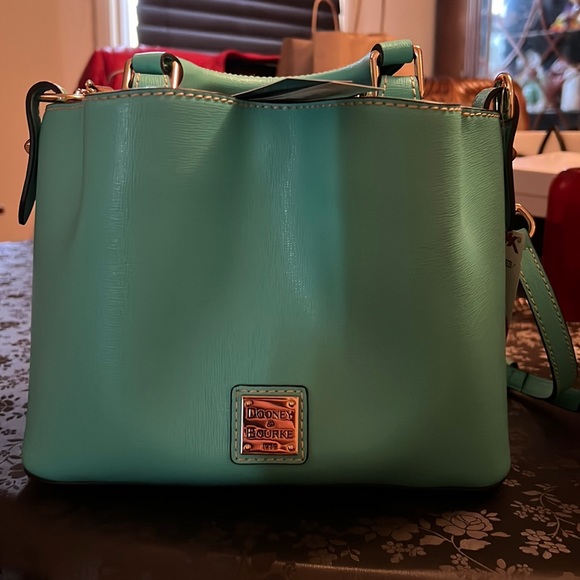 Dooney & Bourke Handbags - Purse